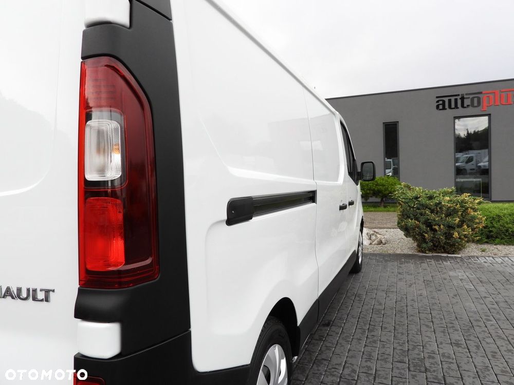 Renault TRAFIC FURGON CHŁODNIA  -5*C ZASILANIE 230V TEMPOMAT LEDY KLIMATYZACJA  120KM - 17