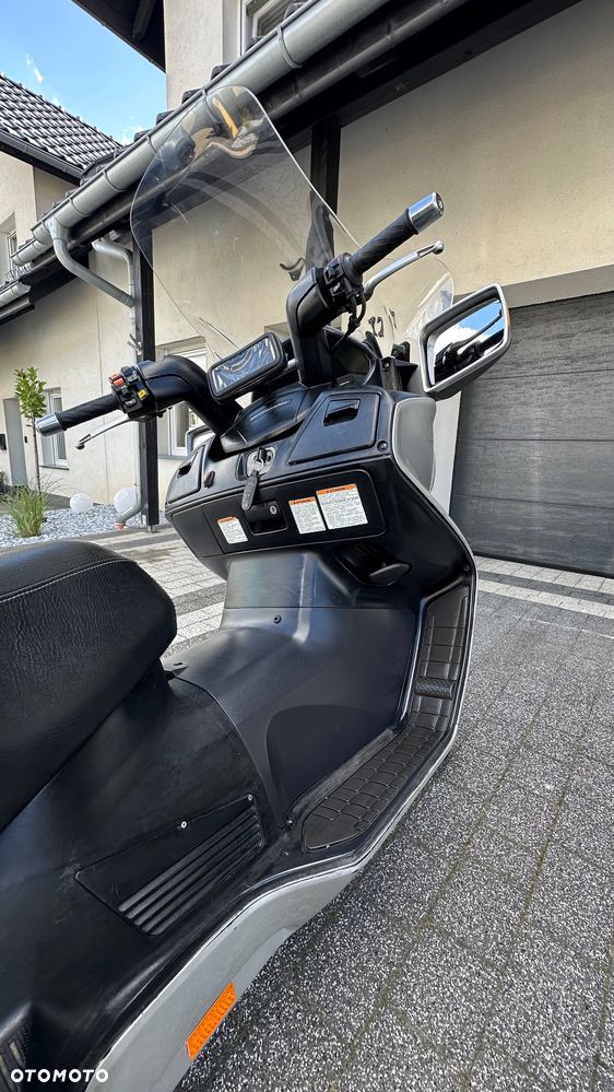 Suzuki Burgman - 7
