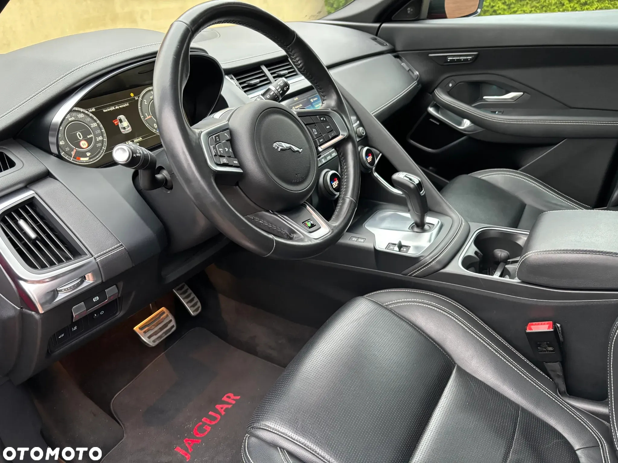 Jaguar E-Pace - 23