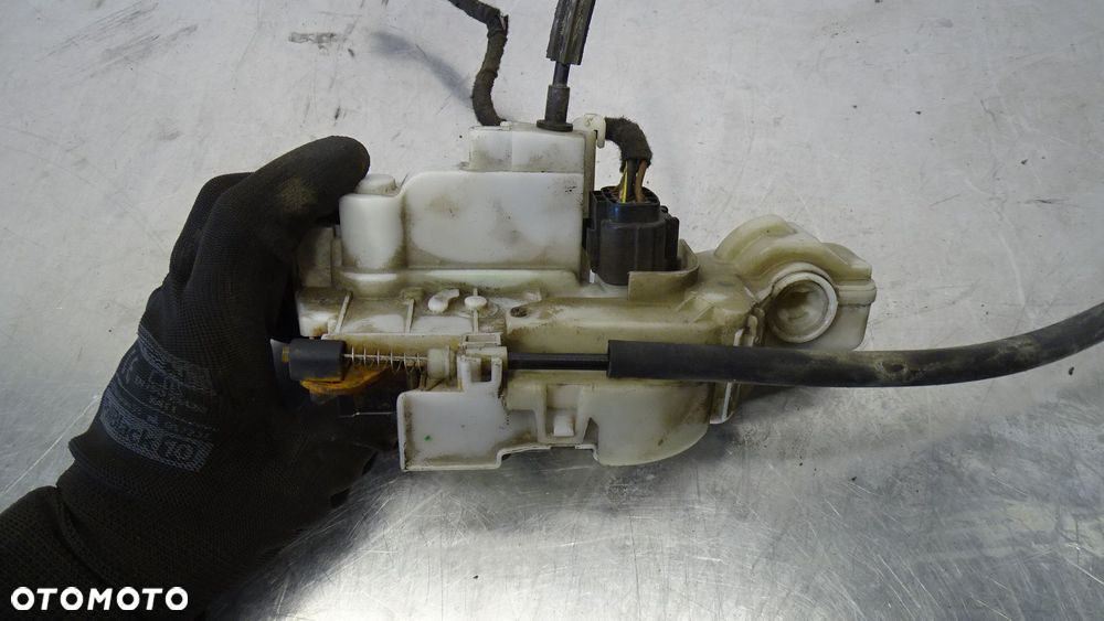 ZAMEK LEWY PRZÓD DRZWI FIAT GRANDE PUNTO 1.4 - 4