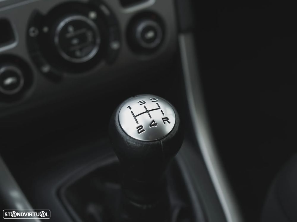 Peugeot 308 1.6 HDi Premium - 17