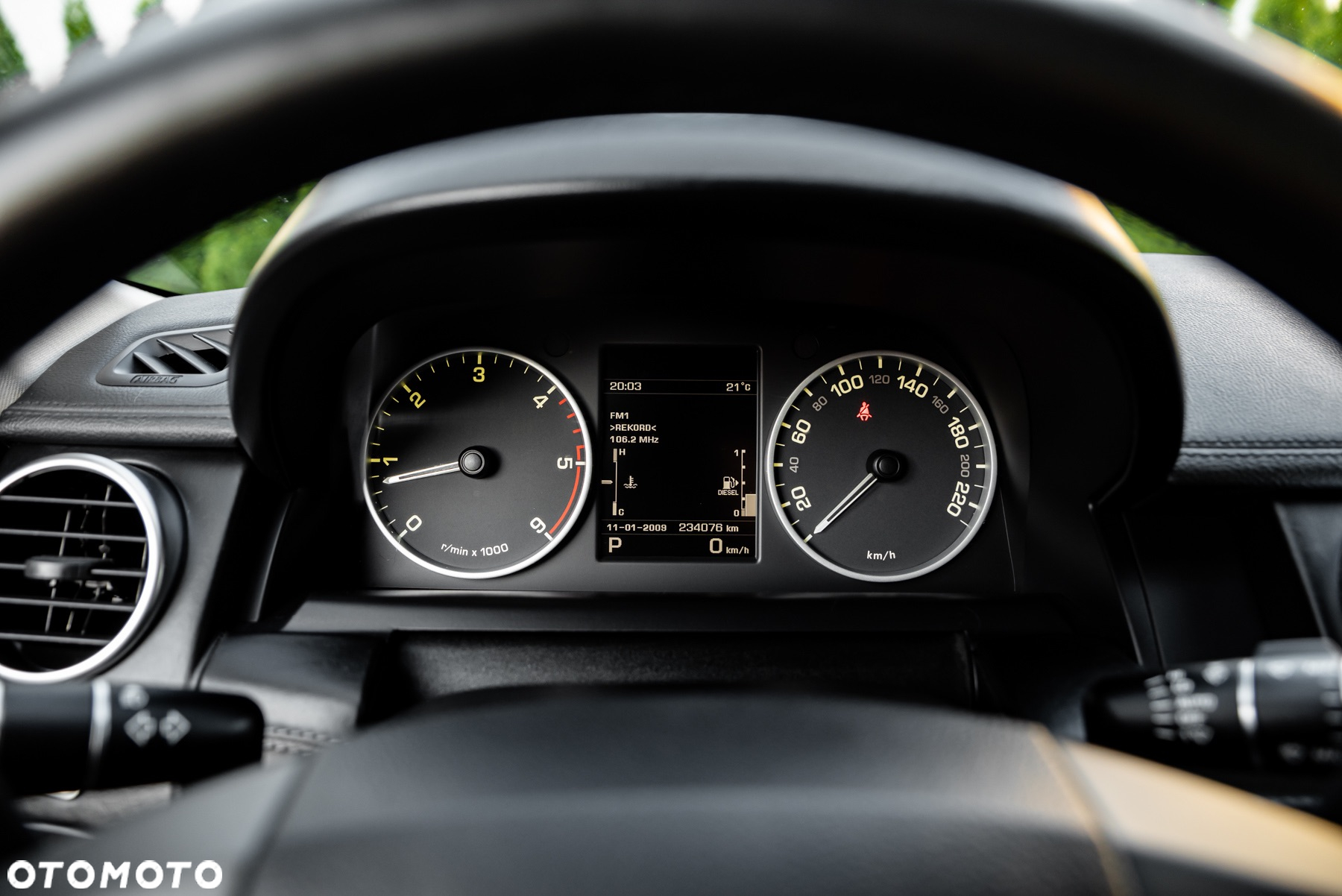 Land Rover Discovery SD V6 HSE - 31
