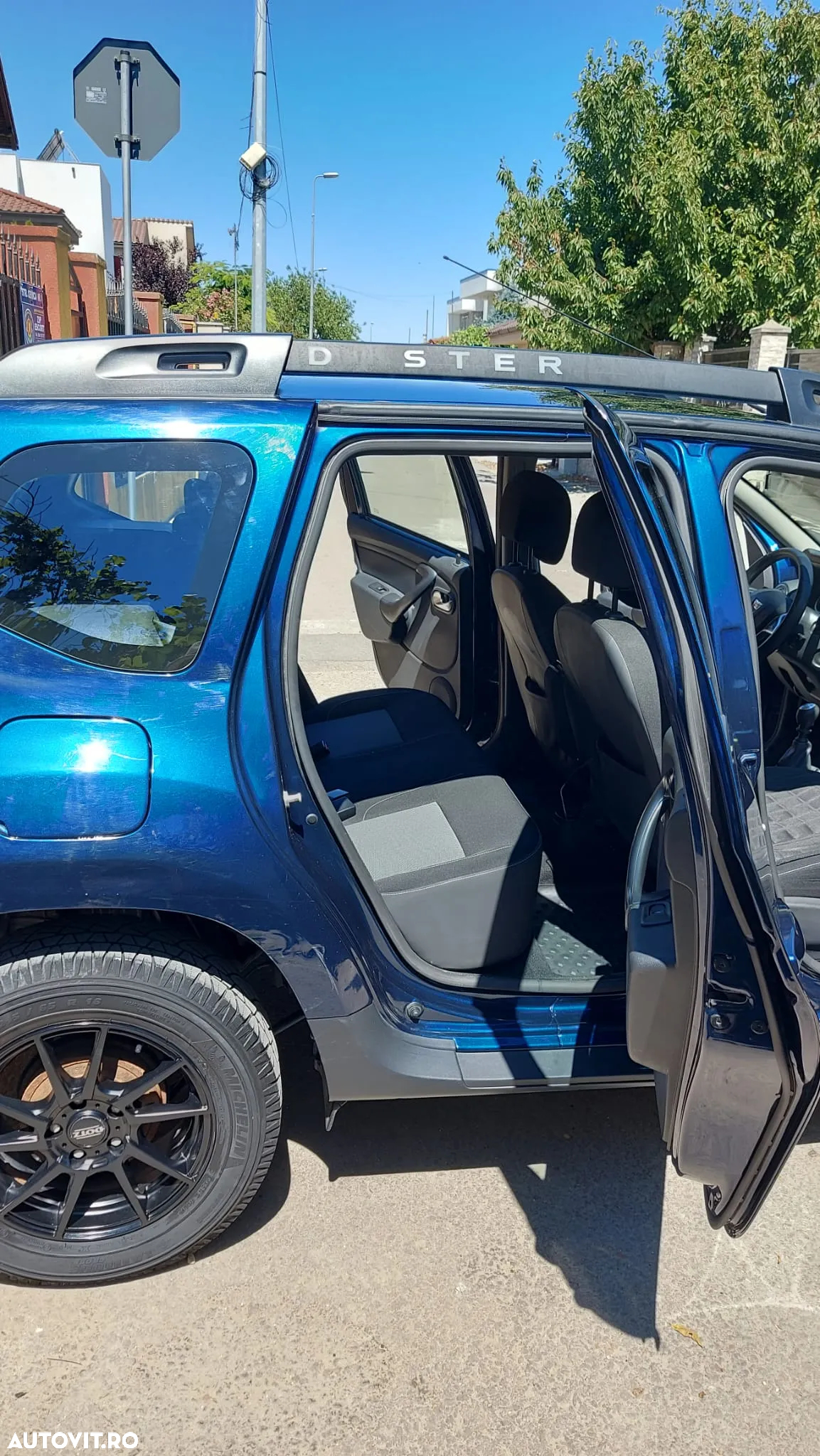 Dacia Duster 1.6 4x4 Laureate - 5