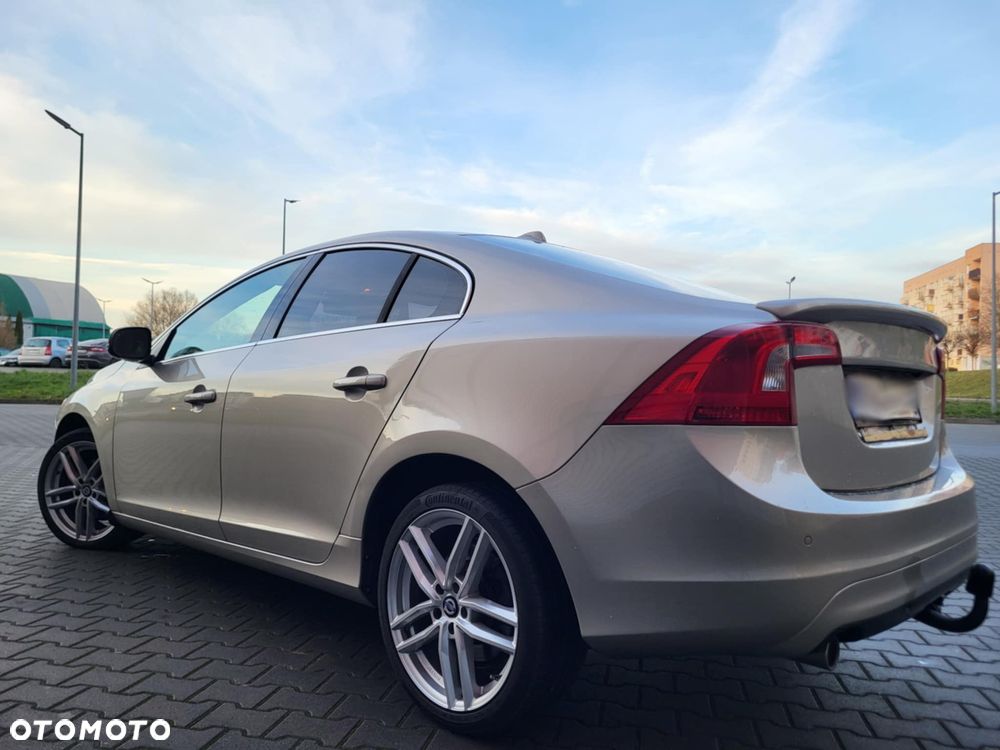 Volvo S60 D3 Momentum - 19