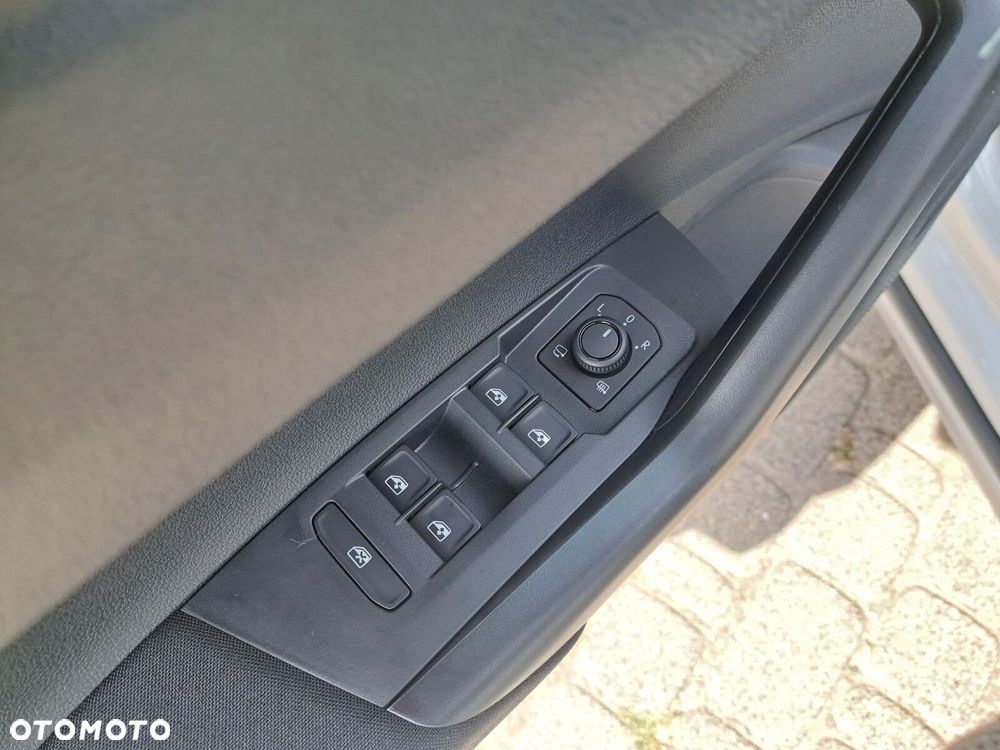 Volkswagen Taigo 1.0 TSI Pure DSG - 12