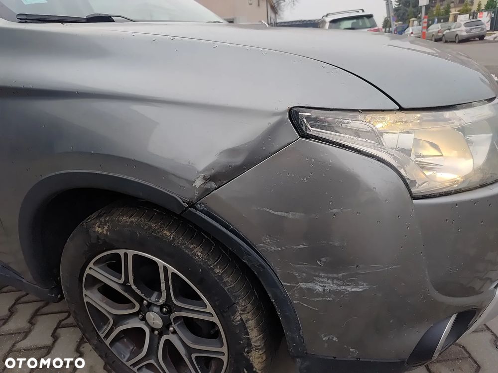 Mitsubishi Outlander 2.2 DI-D 4WD Plus - 28