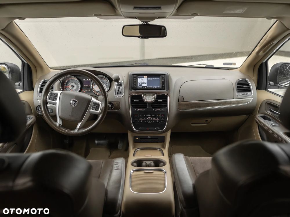 Lancia Voyager 3.6 Platinum - 16