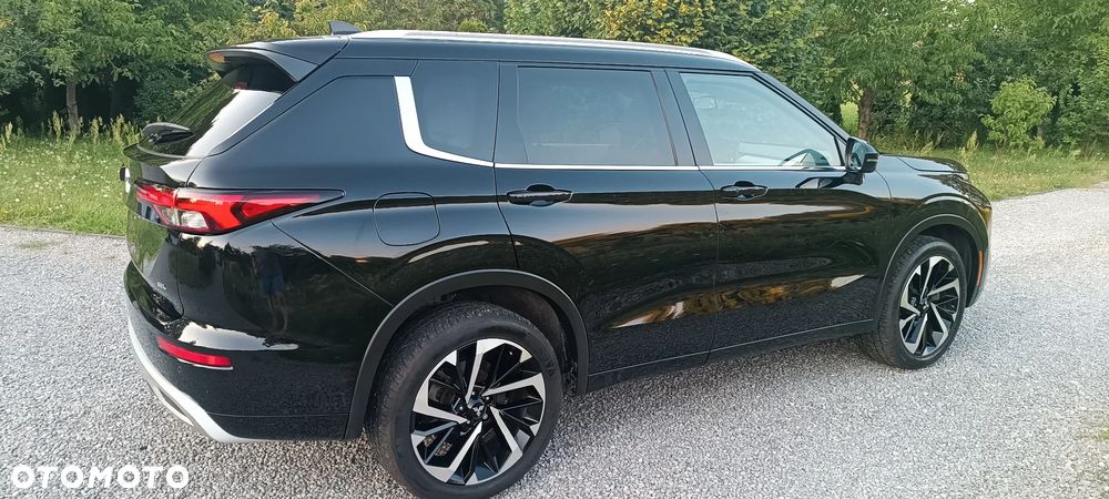 Mitsubishi Outlander - 4