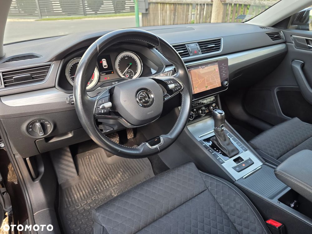 Skoda Superb 2.0 TDI SCR Ambition DSG - 9