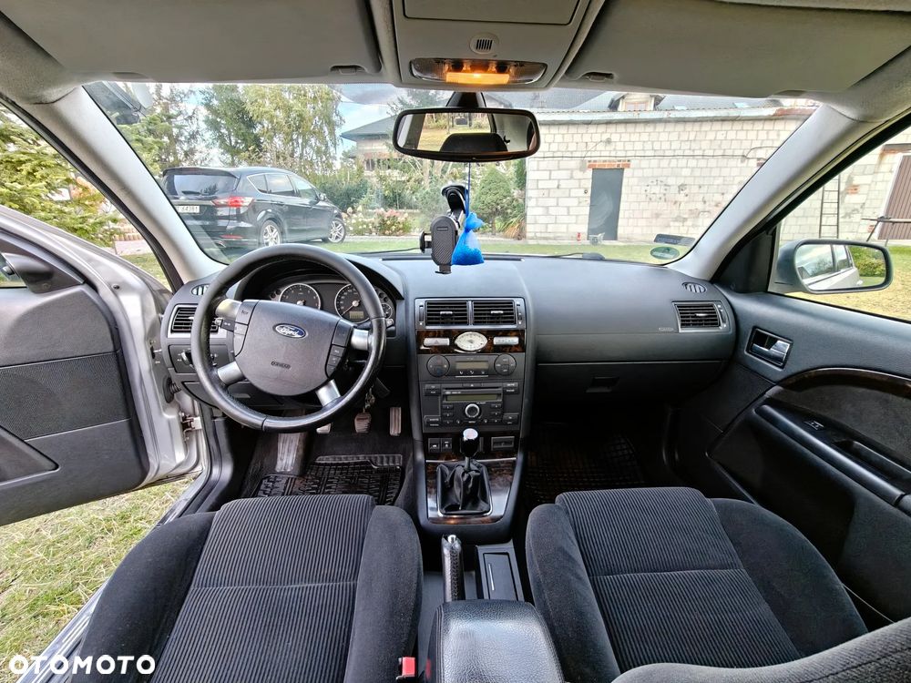 Ford Mondeo - 16