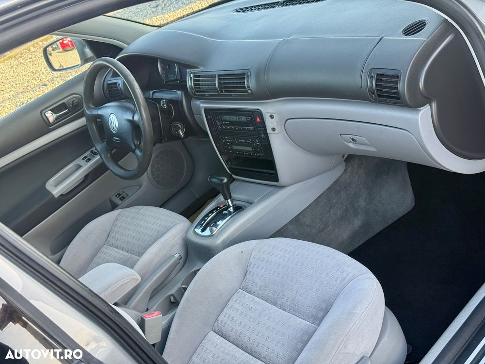 Volkswagen Passat - 16