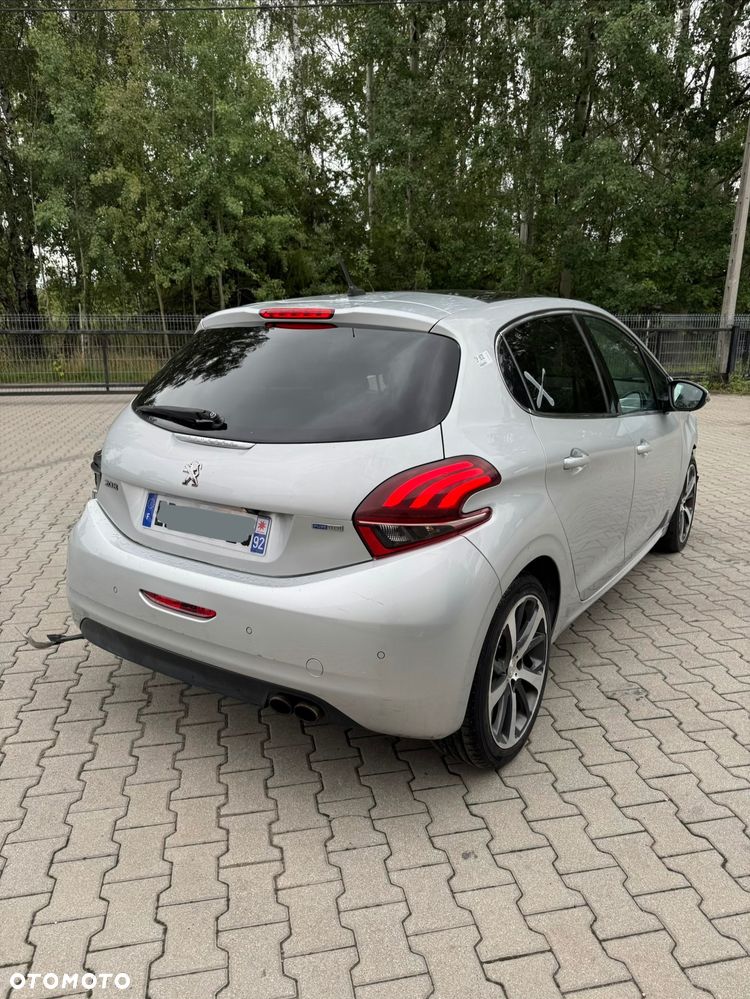 Peugeot 208 1.2 PureTech GPF Signature S&S - 7