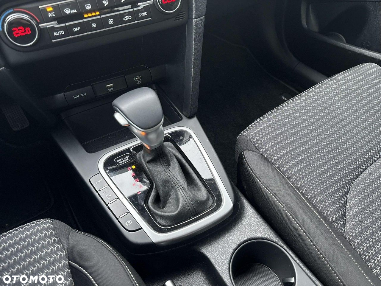 Kia XCeed - 15