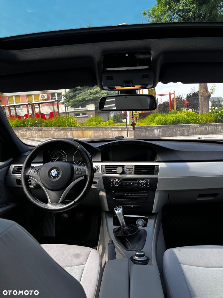 BMW Seria 3 325i xDrive - 6