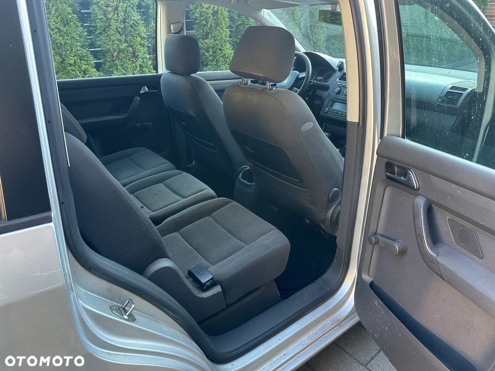 Volkswagen Touran 1.9 TDI DSG - 9