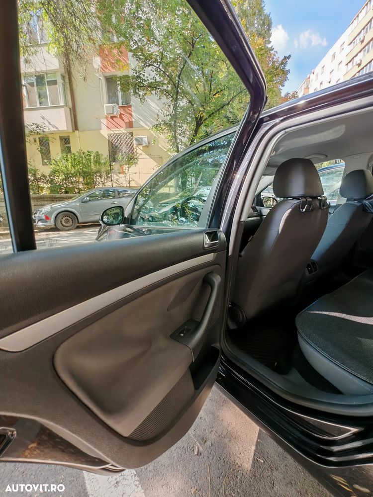 Volkswagen Golf - 20