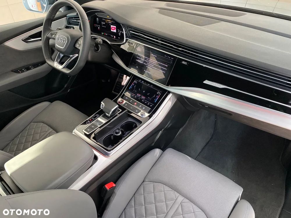 Audi SQ8 - 23
