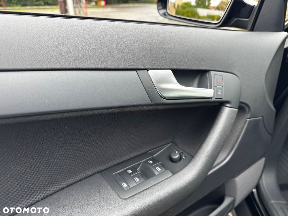 Audi A3 Sportback 1.8 TFSI Ambiente - 11