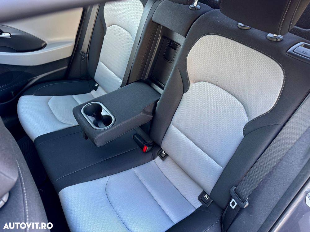 Hyundai i30 1.6 CRDI DCT Passion Plus - 31