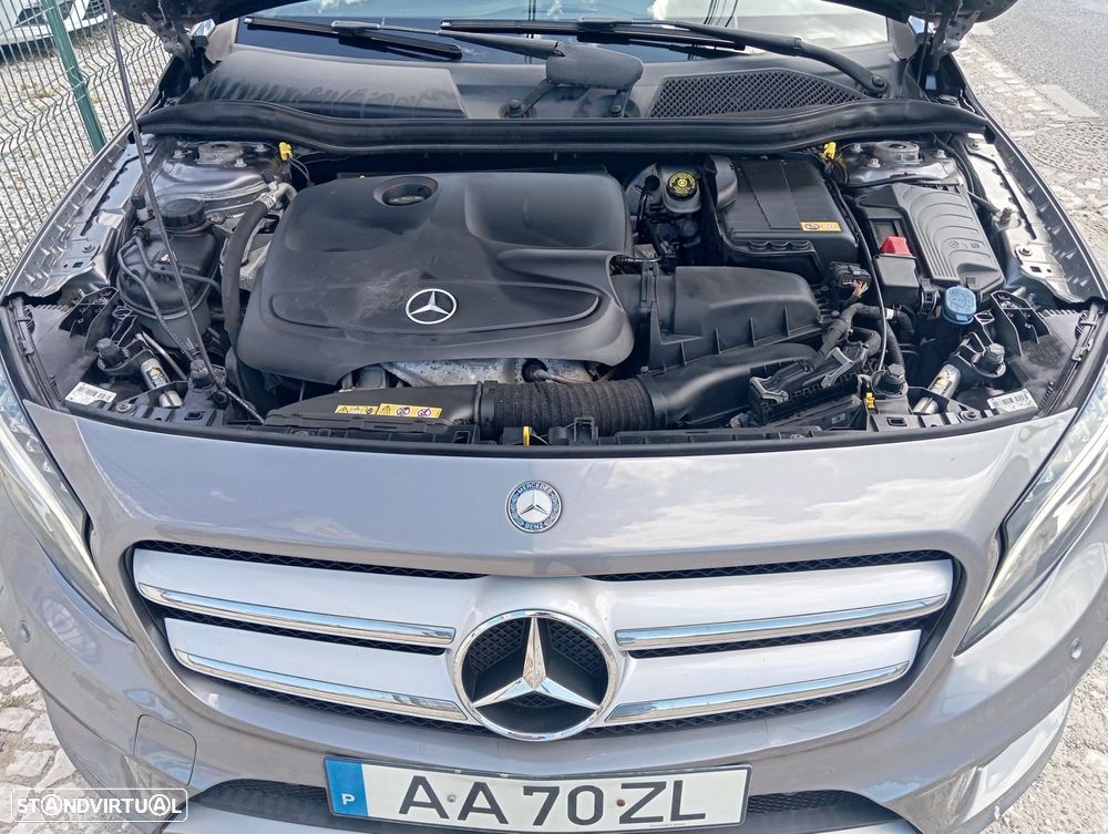 Mercedes-Benz GLA 250 4Matic 7G-DCT AMG Line - 18