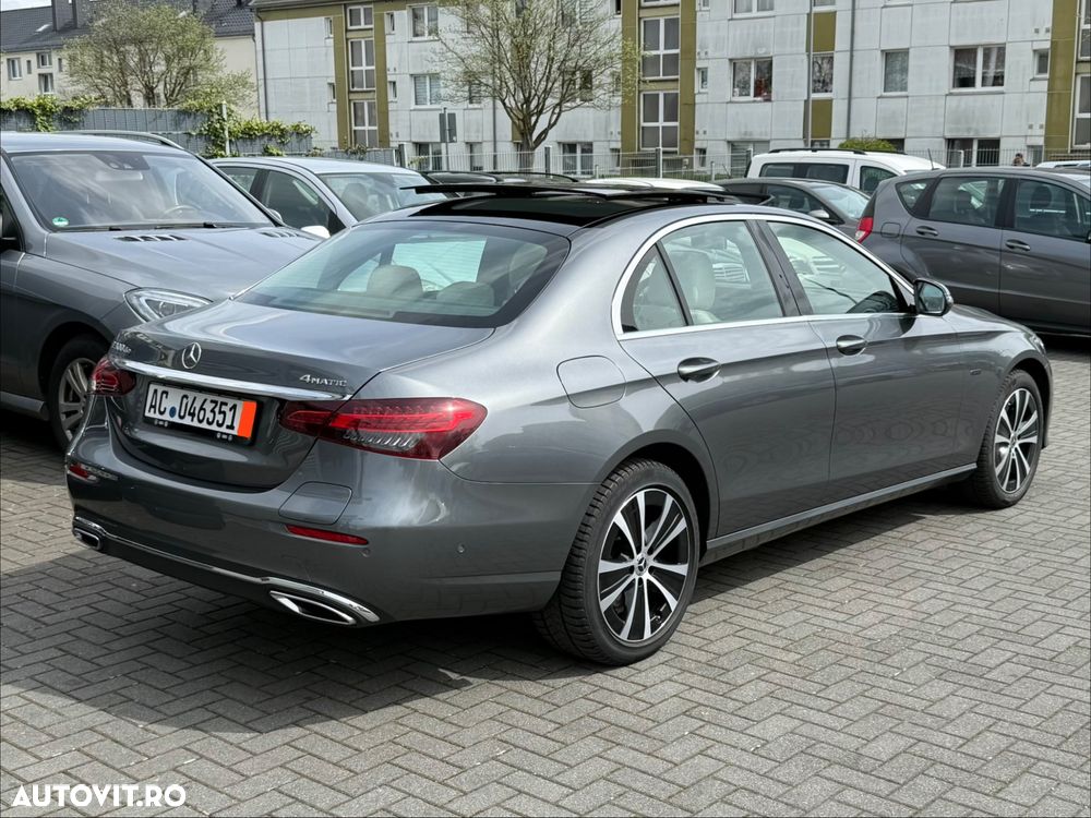 Mercedes-Benz E 220 d 4Matic 9G-TRONIC Avantgarde - 2