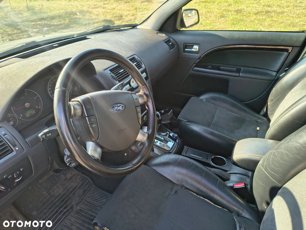 Ford Mondeo 2.0 TDCI Ghia - 16