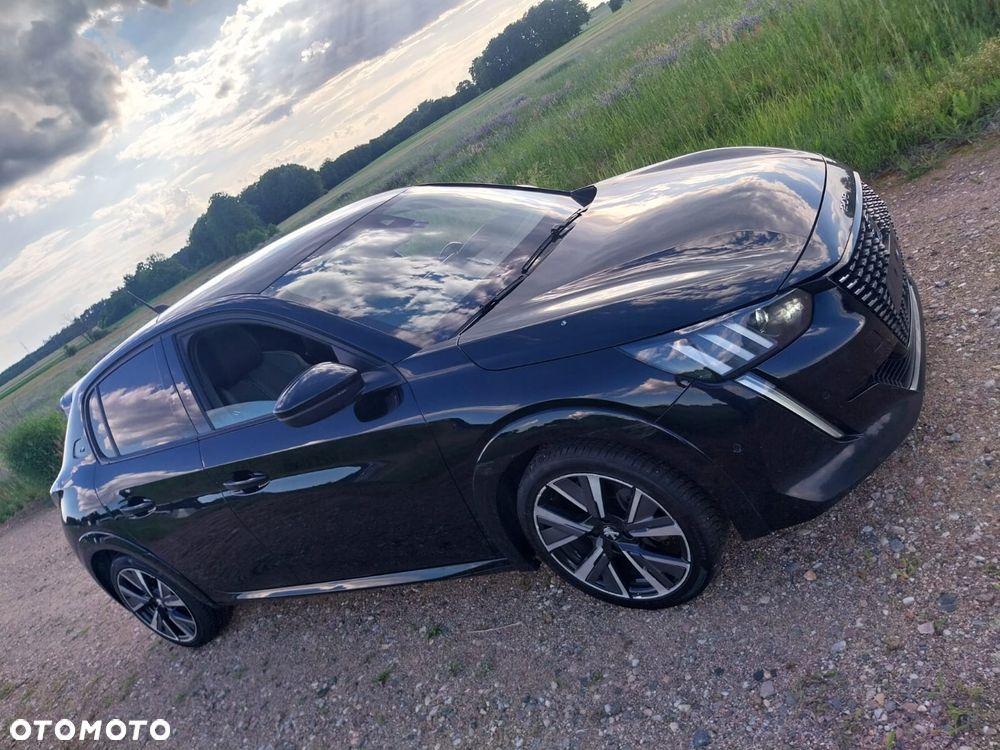 Peugeot 208 - 13