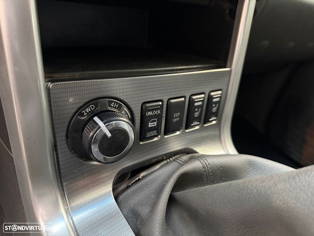 Nissan Navara 2.5 dCi CD LE Hi-Tech +P.Premium 4WD - 21