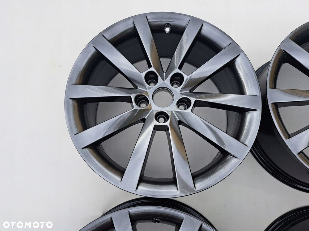 ORYG. SKODA 5E0 OCTAVIA 18 SHADOW CHROME - 4