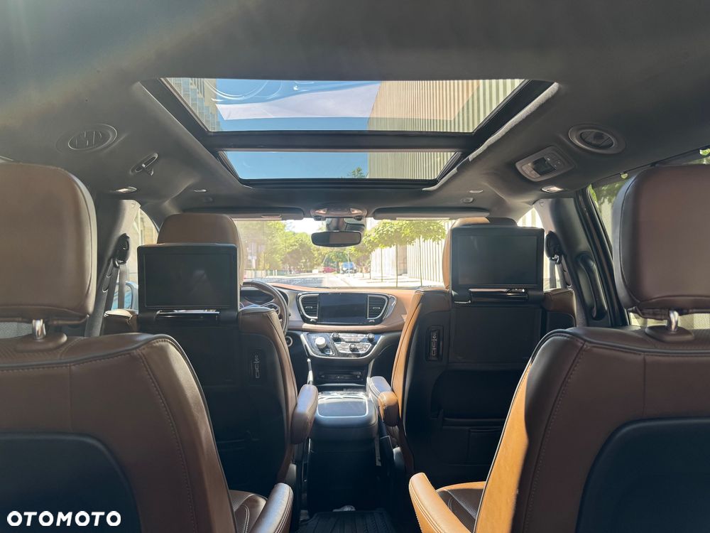 Chrysler Pacifica - 25