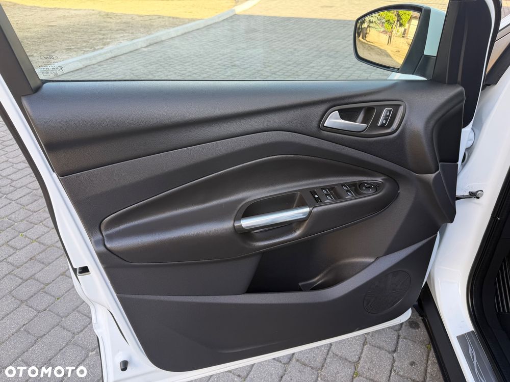 Ford Kuga 1.5 EcoBoost 2x4 Trend - 22