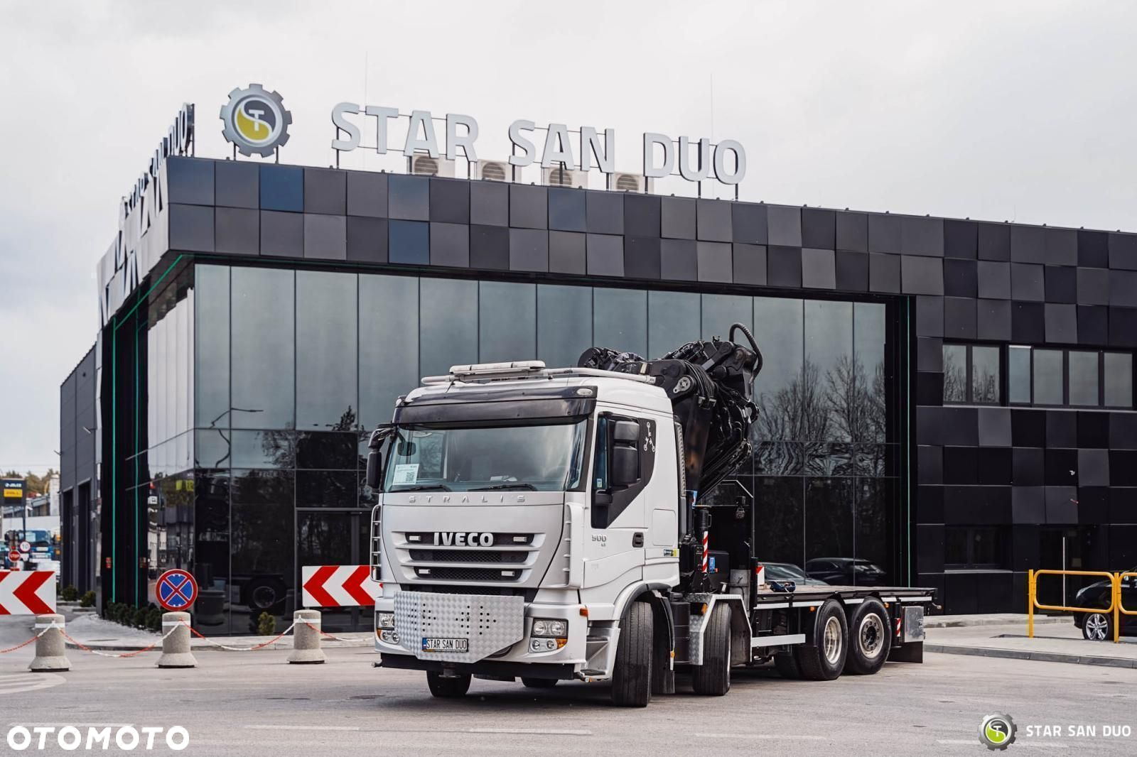 Iveco STRALIS AS320S50Y 8x2 HMF 8520-0K6 FLY JIB HDS Żuraw Wciągarka - 6