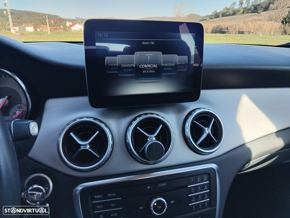 Mercedes-Benz GLA 220 d - 4