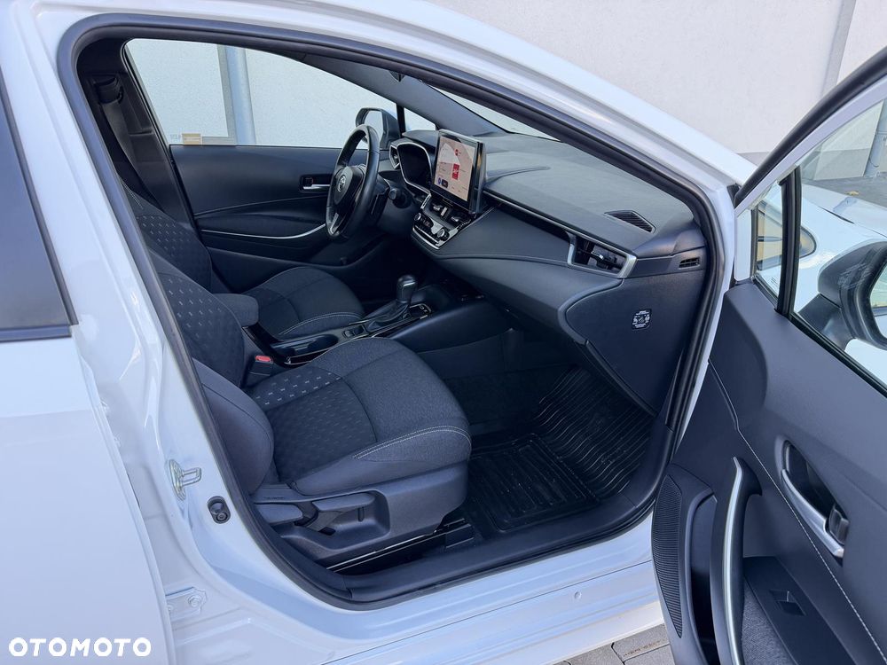 Toyota Corolla 2.0 Hybrid Comfort - 28