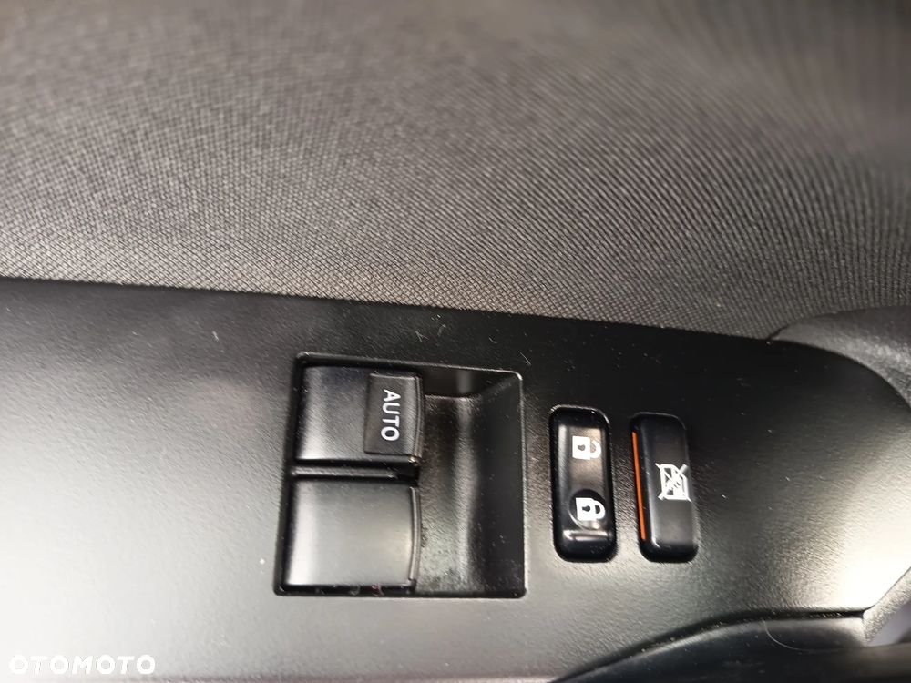 Toyota Auris 1.33 VVT-i Life - 27