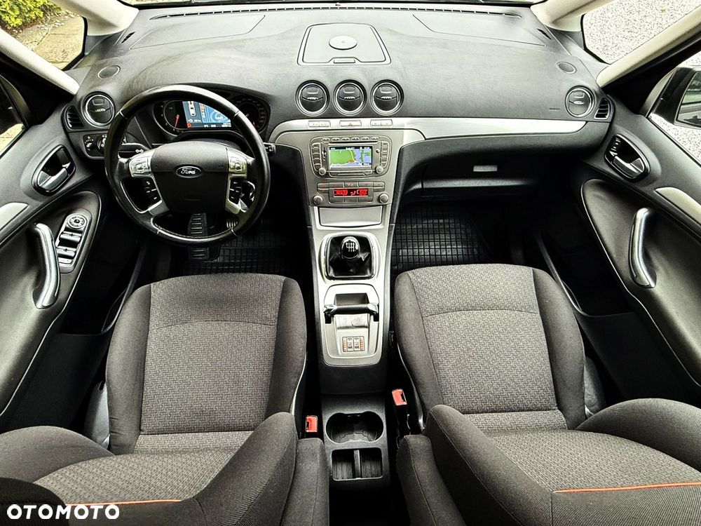 Ford Galaxy - 24