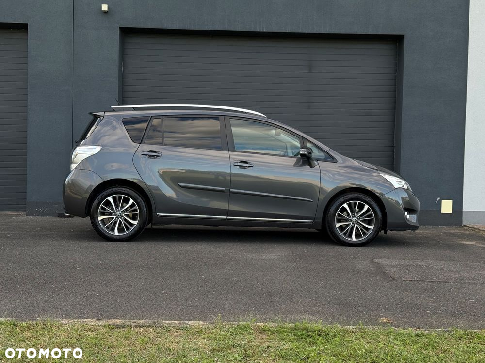 Toyota Verso 1.8 Premium MS - 11