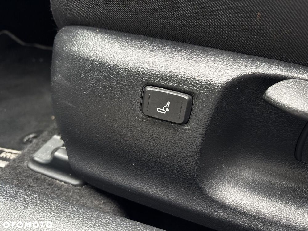 Toyota Corolla 1.8 Hybrid Comfort - 24