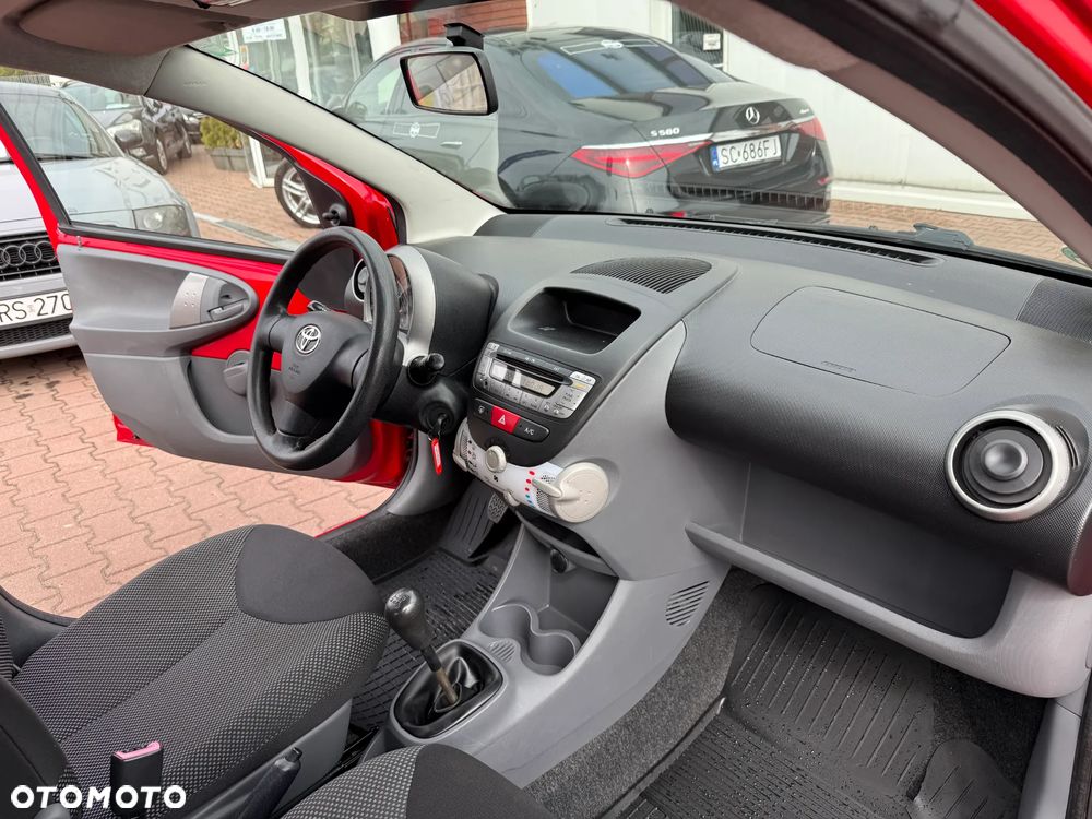 Toyota Aygo CoolRed - 24