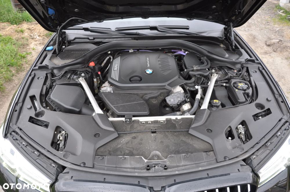 BMW Seria 5 520d xDrive mHEV M Sport sport - 31