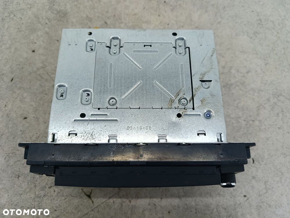 RADIO FABRYCZNE DODGE GRAND CARAVAN P05064245AK SIRIUS  6825/6826 - 7
