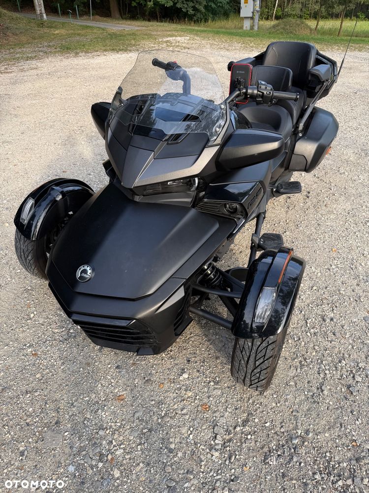 Can-Am Spyder - 18