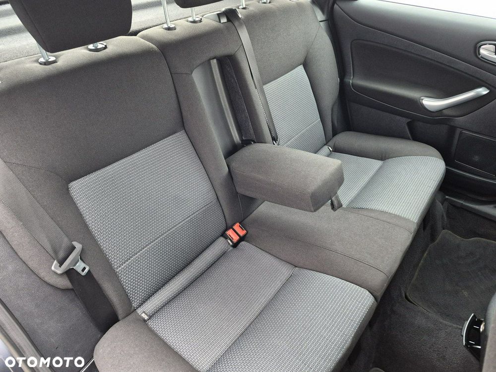 Ford Mondeo - 22