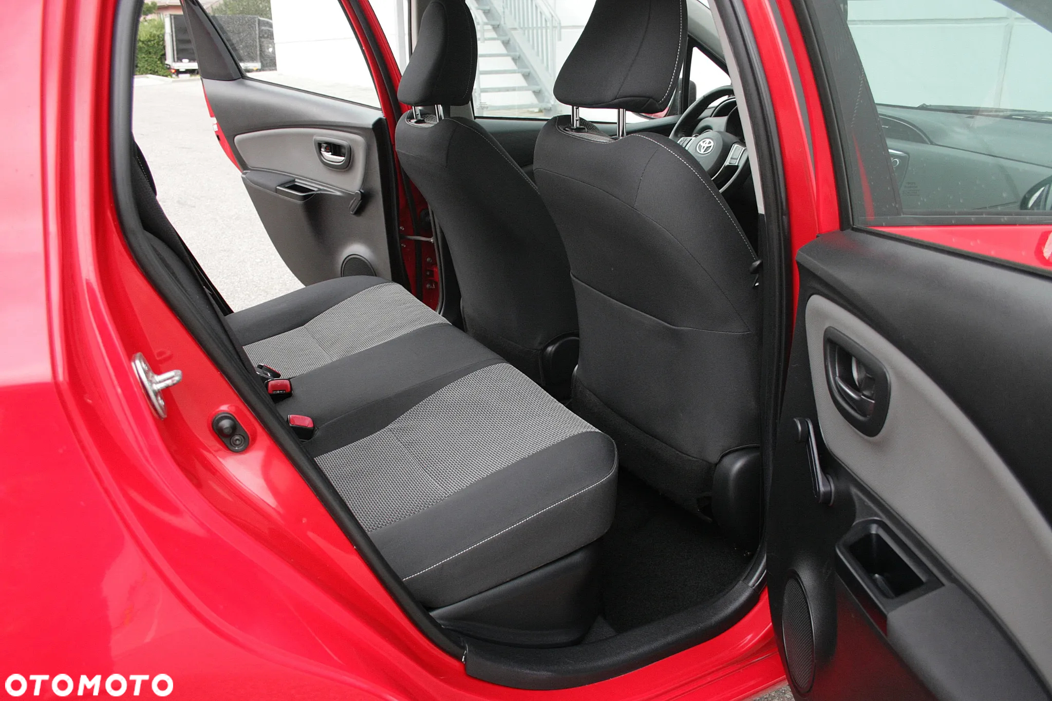 Toyota Yaris Hybrid 1.5 VVT-i - 12