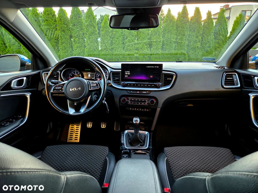Kia Ceed 1.5 T-GDI Business Line Plus - 18
