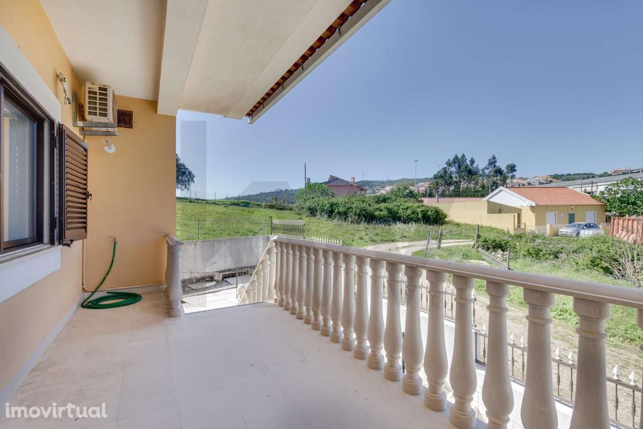 Moradia T3+1 com Lote de 400m2 e Garagem em Moninhos, Loures – 367.000 - Grande imagem: 3/35