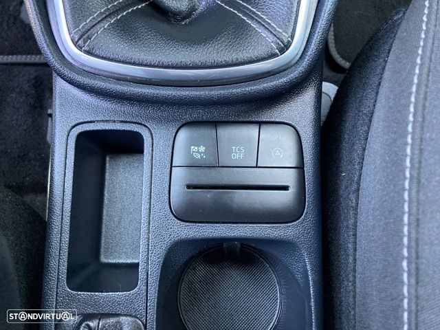 Ford Fiesta 1.0 EcoBoost Hybrid S&S TITANIUM - 25