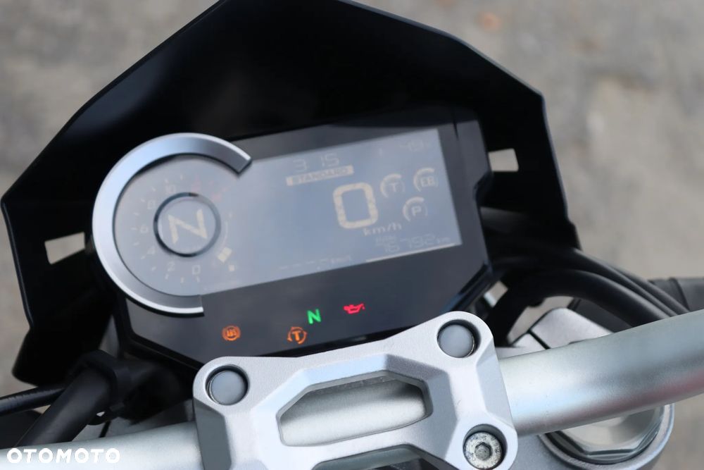 Honda CB - 23