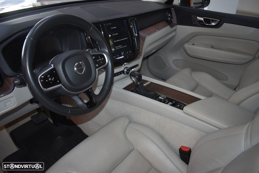 Volvo XC 60 2.0 D4 Inscription AWD Geartronic - 27