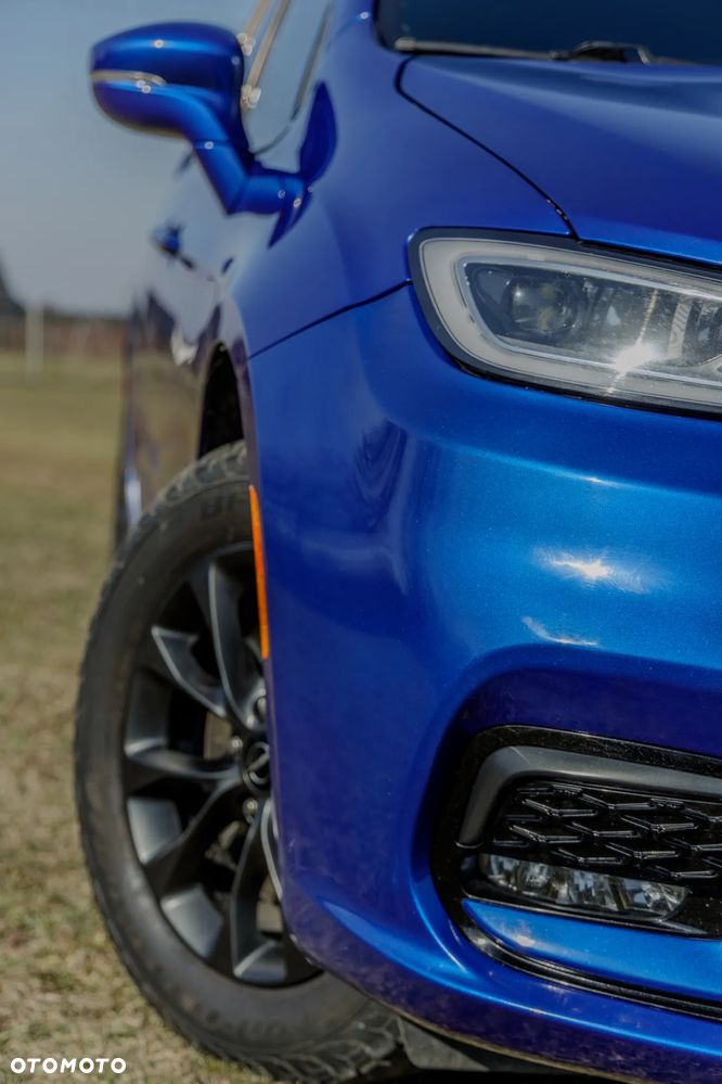 Chrysler Pacifica - 3